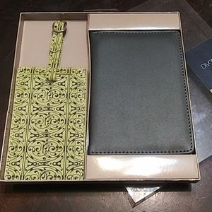 2 Piece Leatherette Travel Set